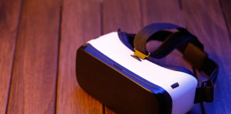 Exploring the HTC Vive: Immersion, Innovation, and Impact HTC Vive