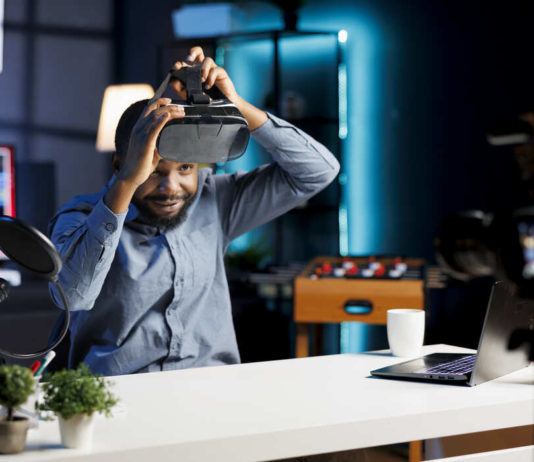 HTC Vive Pro 2 vs Meta Quest 3: Complete Comparison to Choose the Best VR Headset HTC Vive Pro 2 vs meta Quest 3